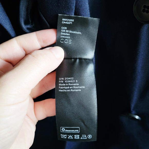 COS Regular-Fit Double-Breasted Wool Blazer Navy - Picture 14 of 15